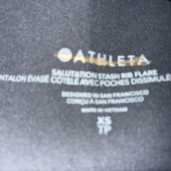 Athleta Salutation Stash Black Flared Yoga Pants Msrp 119$ Size Xs - Picture 8 of 8